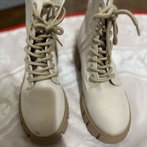 Call It Spring Beige Lace-Up Ankle Boots 8.5W